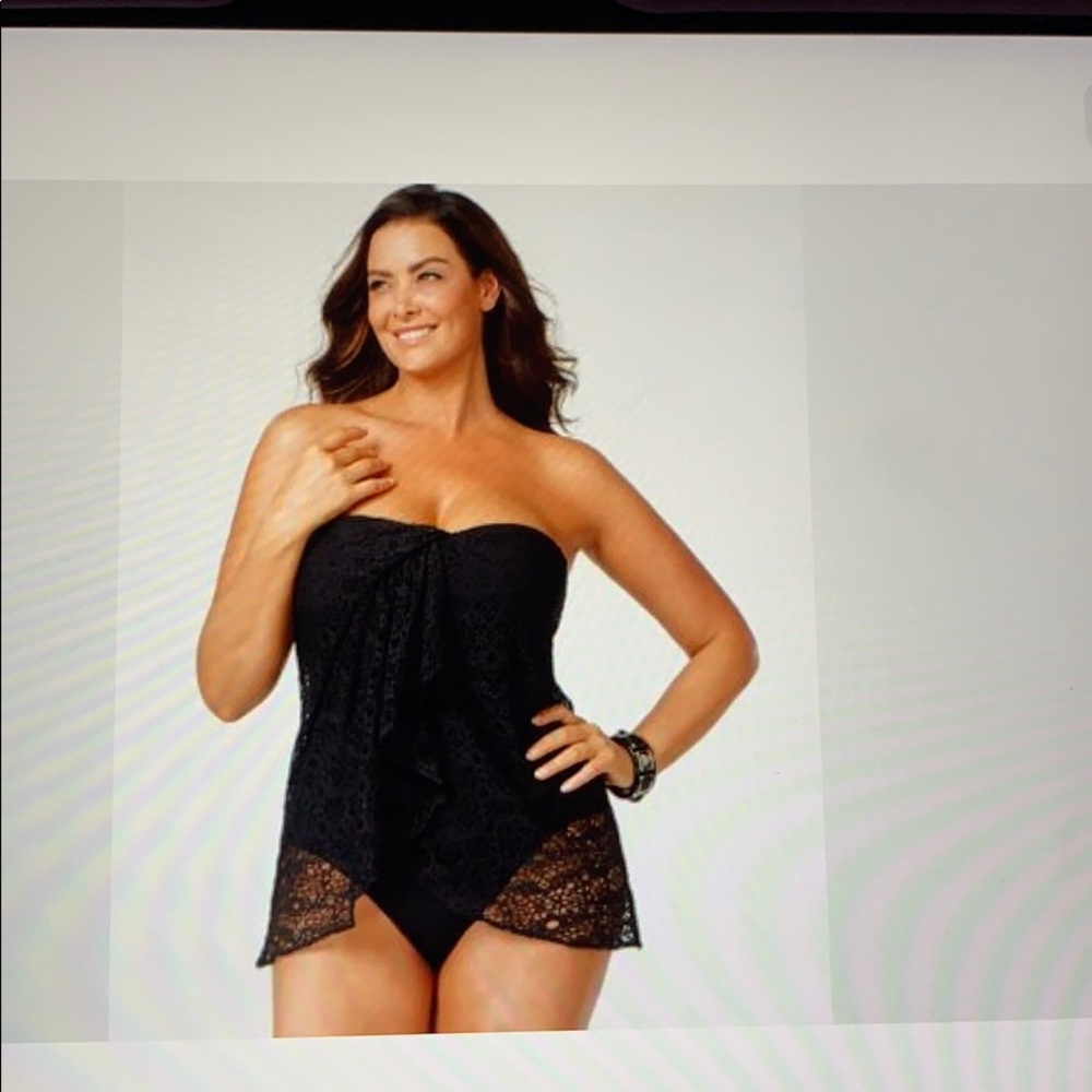 ☀️Ralph Lauren crocheted overlay swim suit. Sz 18